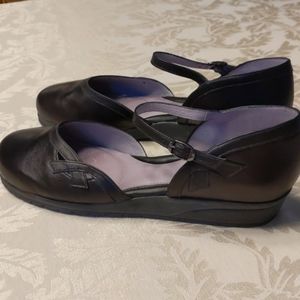 BeautiFeel Black Leather Affection Wedge